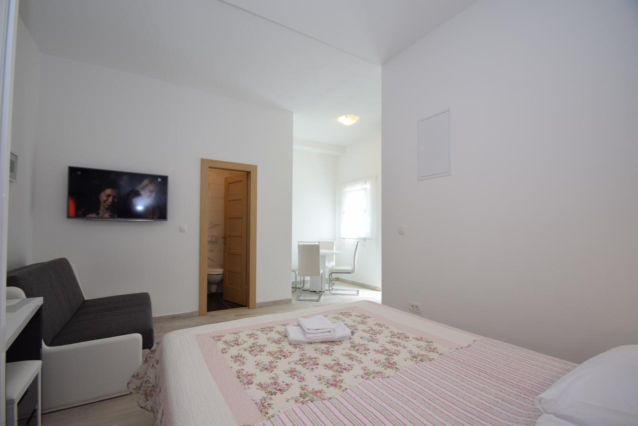 Apartment Anića Kuk Starigrad Paklenica Bagian luar foto
