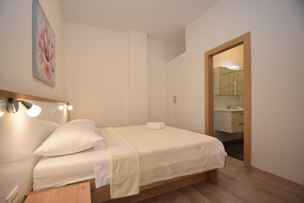 Apartment Anića Kuk Starigrad Paklenica Bagian luar foto