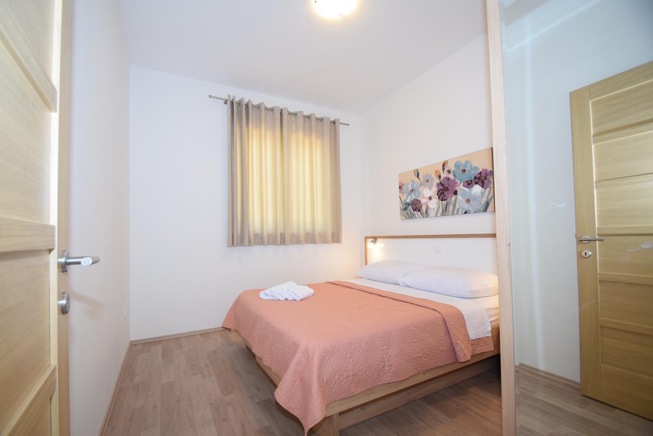 Apartment Anića Kuk Starigrad Paklenica Bagian luar foto